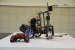 دانشجویان دانشگاه تفرش موفق به ساخت ربات لیفتراک هوشمند شدند