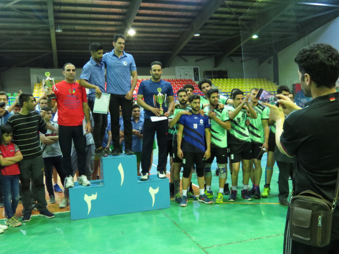 مسابقات والیبال قهرمانی دانشجویان منطقه چهار کشور در تفرش پایان یافت