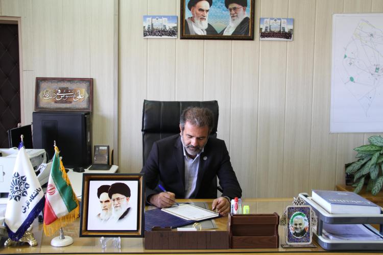 رئیس دانشگاه تفرش فرارسیدن چهل و چهارمین سالروز پیروزی انقلاب اسلامی ایران را تبریک گفت